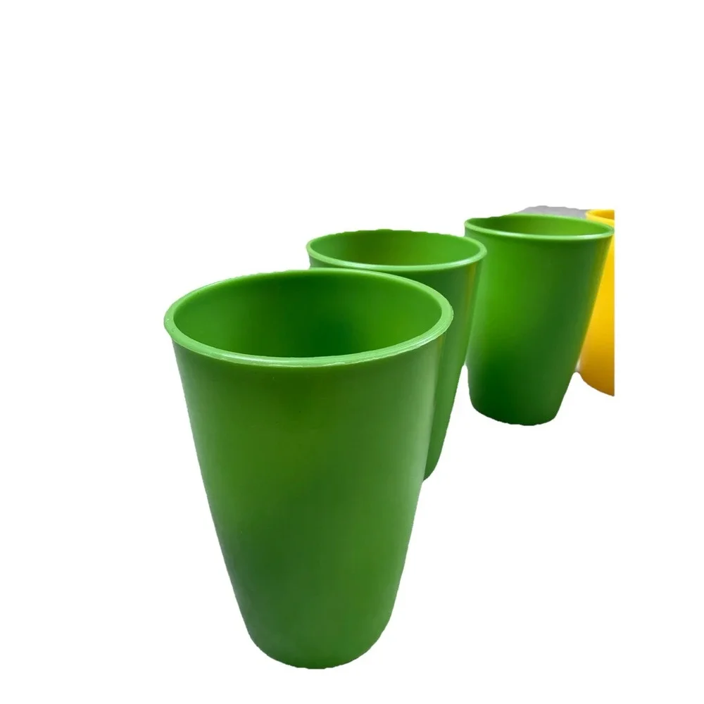 Tupperware Kids 6‎ piece set Bell Tumblers, 3 Green 3 Yellow Made In USA 4oz